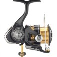 Kołowrotek Daiwa 23 Legalis LT 2000D - widok z drugiej strony (wizualizacja)