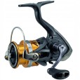Kołowrotek Daiwa 20 LAGUNA LT 2000 + Plecionka J-Braid X4 0.13mm/130m - widok z tyłu (wizualizacja)